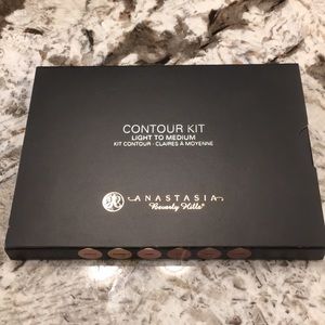 Anastasia Beverly Hills Contour Kit